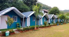 H7 Luxury Cottage & Camps