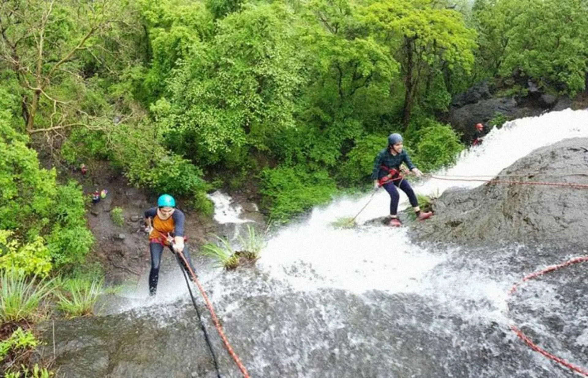 activities/rappelling/rappelling-03.jpg