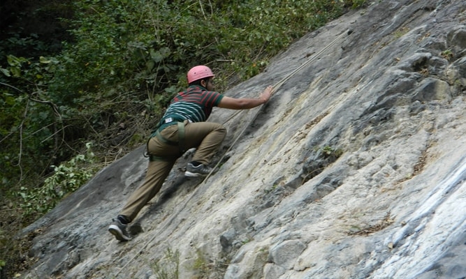 activities/rock-climbing/rock-climbing-04.jpg