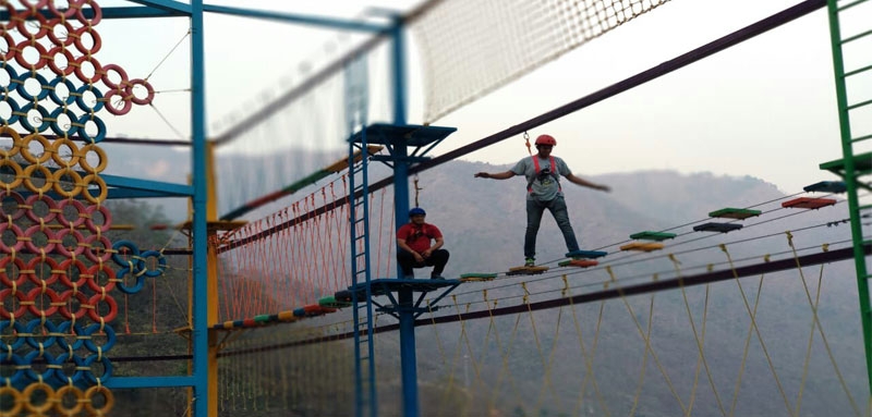 activities/rope-course/rope-course-01.jpg
