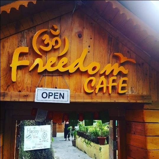 cafes/om-freedom-cafe/om-freedom-cafe-02.jpg