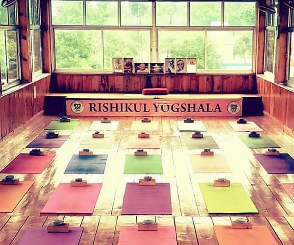 yoga-schools/rishikul-yogshala/rishikul-yogshala-03.jpg